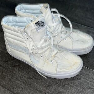 ❄️White High-Top Shoes